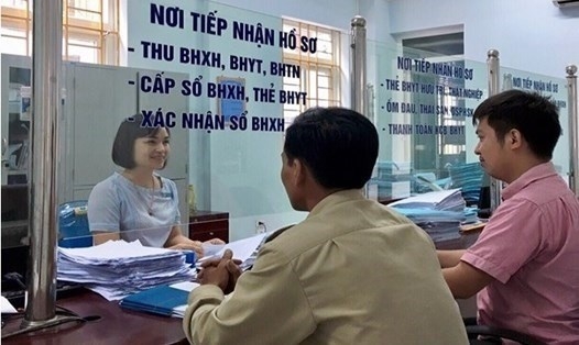 Cán bộ, công chức thuộc diện tinh giản biên chế khi nghỉ hưu trước tuổi không bị trừ tỉ lệ lương hưu, hưởng nhiều chế độ trợ cấp.