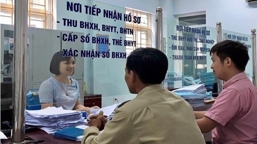 Nghỉ hưu trước tuổi theo diện tinh giản biên chế có bị trừ tỉ lệ lương hưu không?