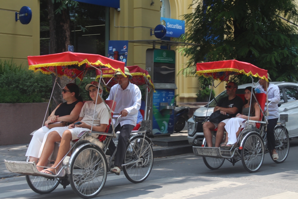 Loạt tour mới giúp du lịch Hà Nội vượt chỉ tiêu đón khách quốc tế năm 2024