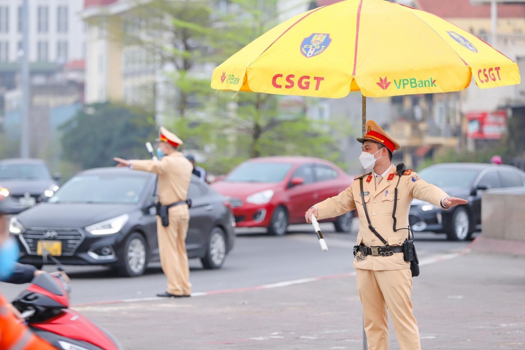 Nhiệm vụ của Cảnh sát chỉ huy, điều khiển giao thông trực tiếp trên tuyến giao thông đường bộ từ ngày 1/1/2025