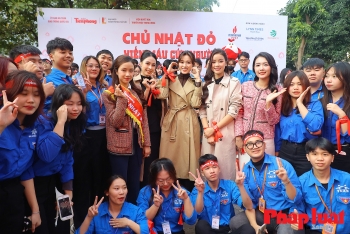 Hàng nghìn sinh viên xếp hàng từ sáng sớm tham gia hiến máu