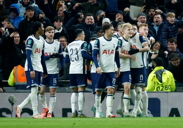 Liverpool thất bại trước Tottenham tại bán kết Carabao Cup