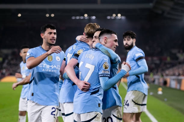 Man City đánh rơi chiến thắng ở phút cuối