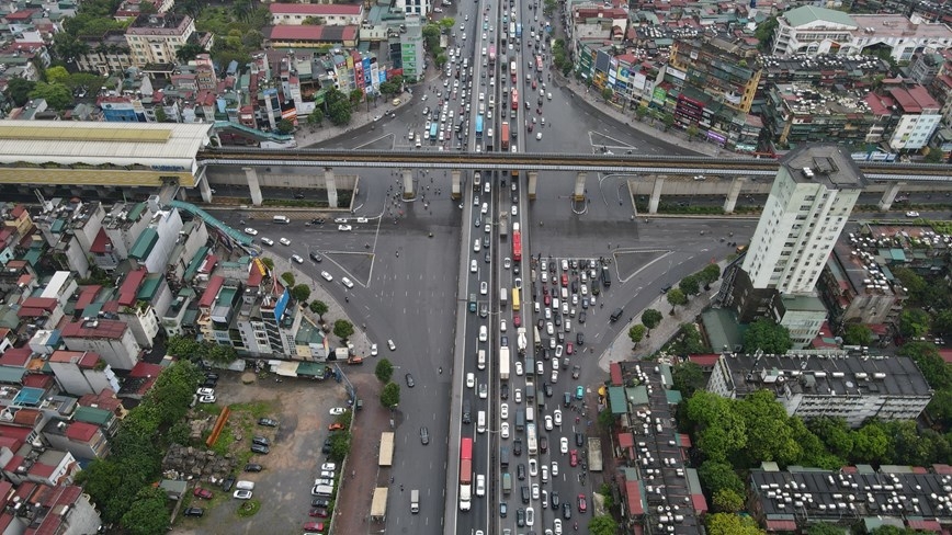 Hà Nội thí điểm điều chỉnh tổ chức giao thông nút Khuất Duy Tiến - Nguyễn Trãi - Nguyễn Xiển. Ảnh: PV