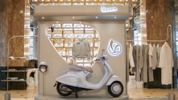 Vespa 946 Snake 2025: tuyệt tác xe tay ga siêu sang với phong cách độc bản