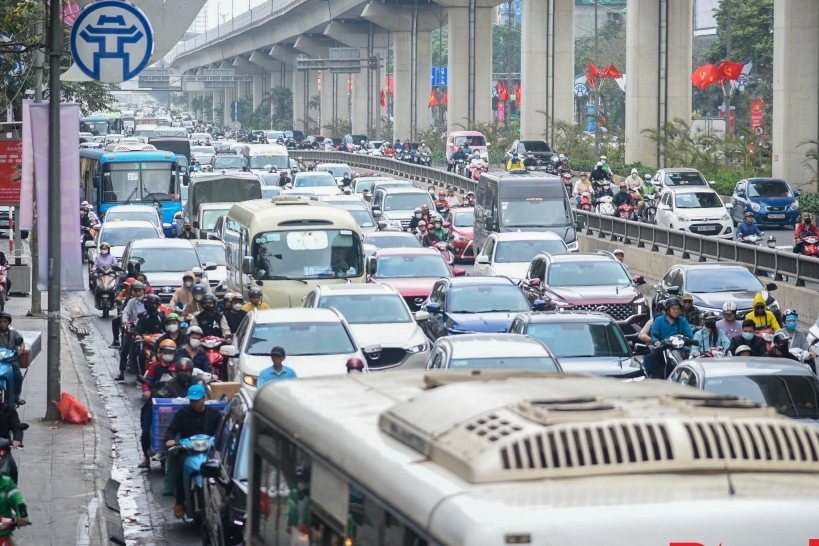 Tắc đường ngày cận Tết - câu chuyện "đến hẹn lại lên"