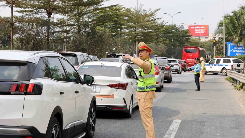 Hà Nội phân luồng giao thông ra vào nội đô theo 6 hướng dịp Tết Nguyên đán