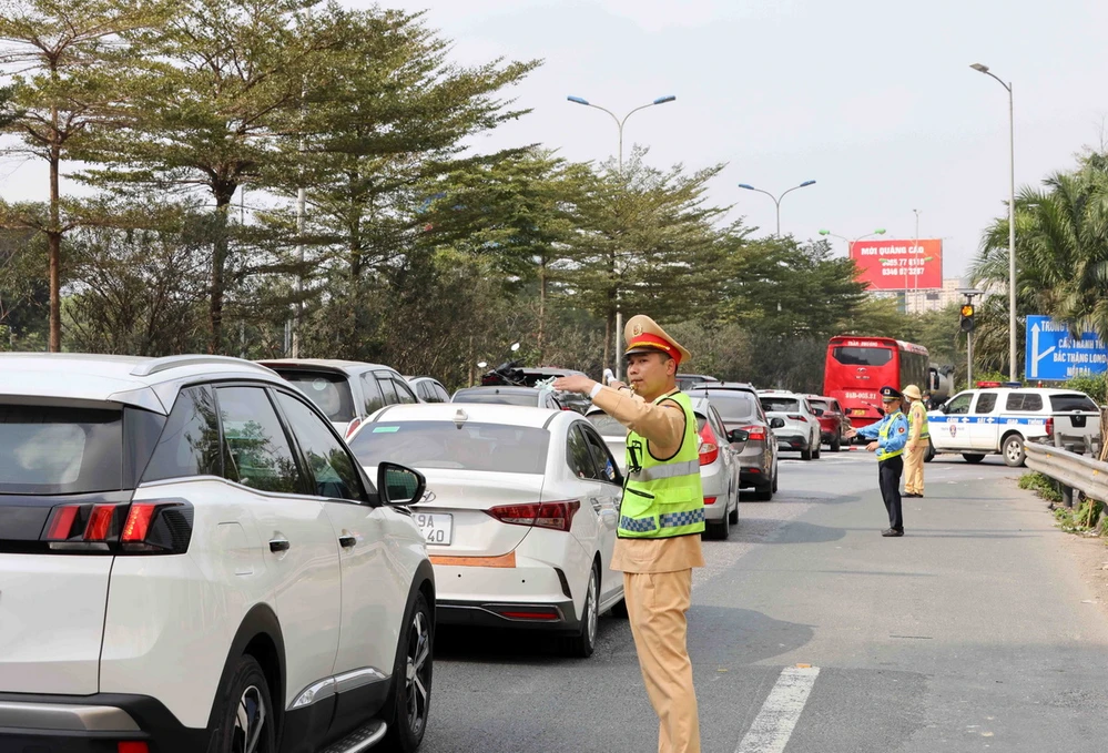 Hà Nội phân luồng giao thông ra vào nội đô theo 6 hướng dịp Tết Nguyên đán. Ảnh: PV