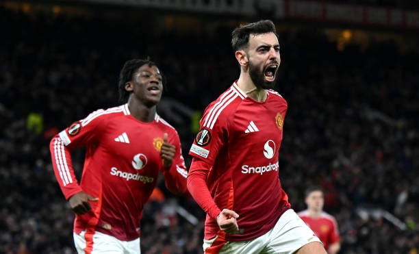 Bruno Fernandes tỏa sáng phút bù giờ, Man Utd thắng nghẹt thở tại Europa League