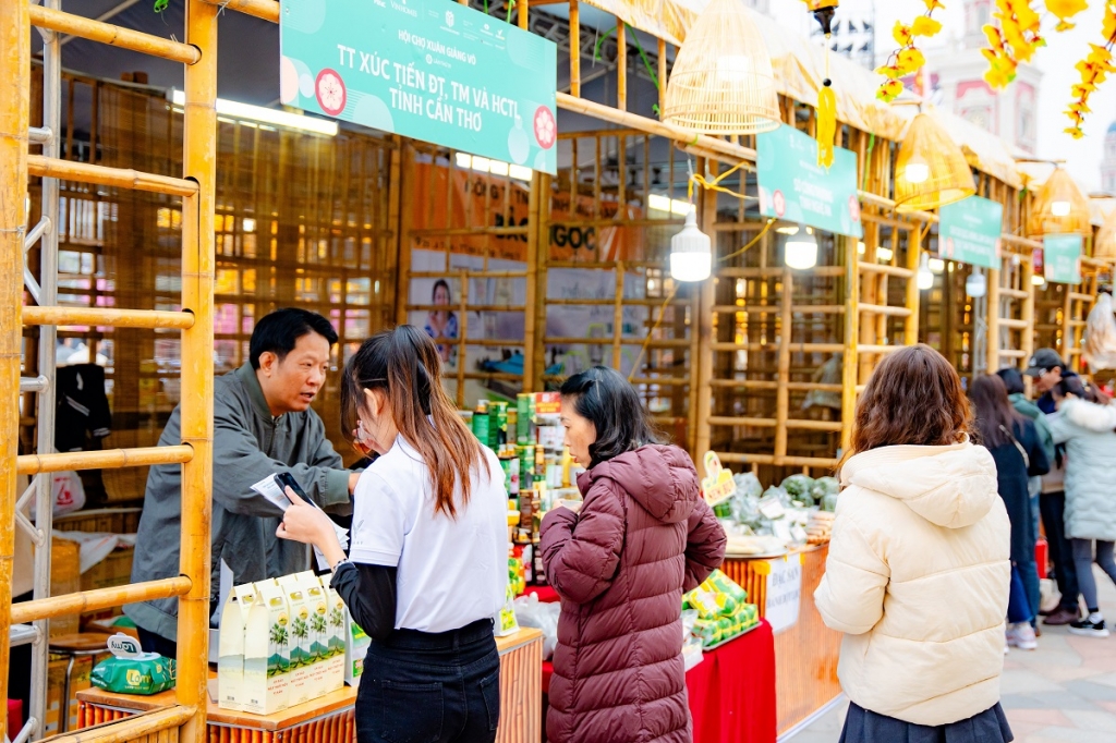 Du ngoạn 5 châu, đón Tết 4 phương tại Lễ hội Xuân lớn nhất Việt Nam