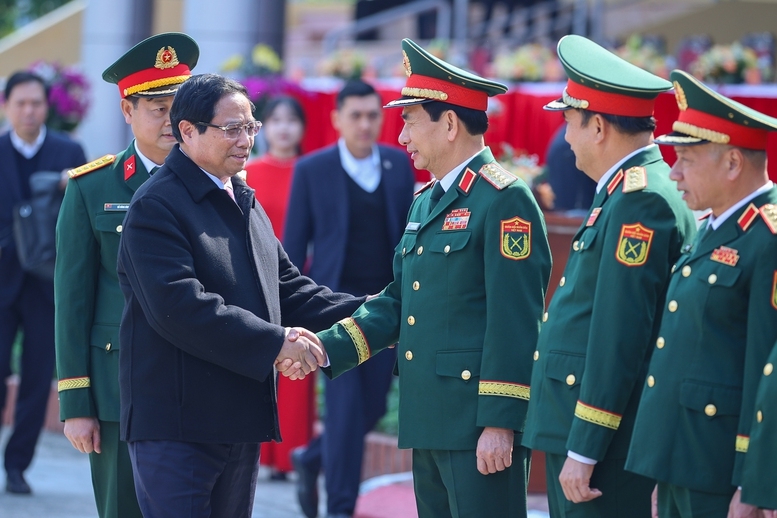 Thủ tướng Phạm Minh Chính thăm, chúc Tết cán bộ, chiến sĩ Lữ đoàn K3, Tổng cục II. Ảnh: VGP/Nhật Bắc