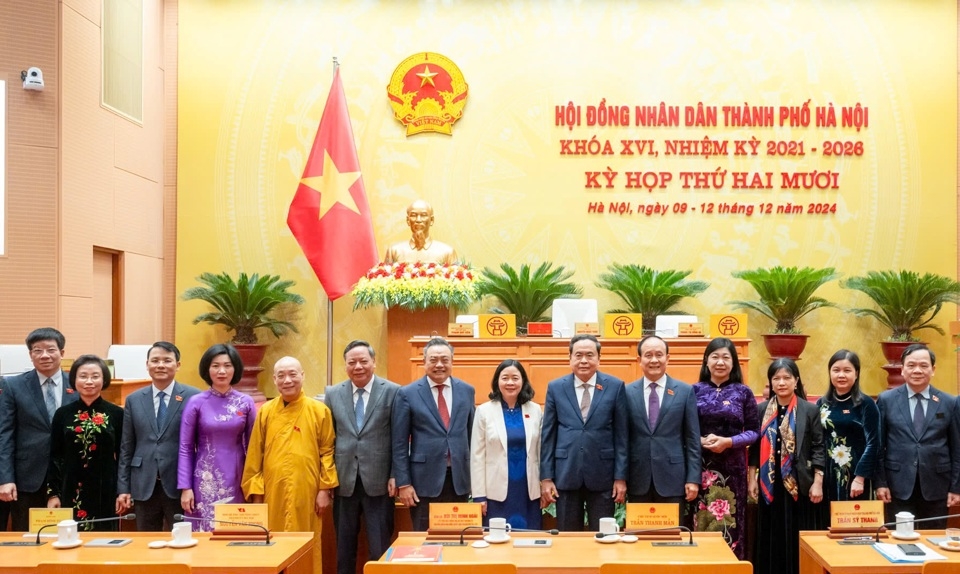  Chủ tịch Quốc hội Trần Thanh Mẫn cùng lãnh đạo thành phố Hà Nội và các đại biểu dự phiên khai mạc Kỳ họp thứ 20 HĐND thành phố Hà Nội khóa XVI, ngày 9/12/2024.