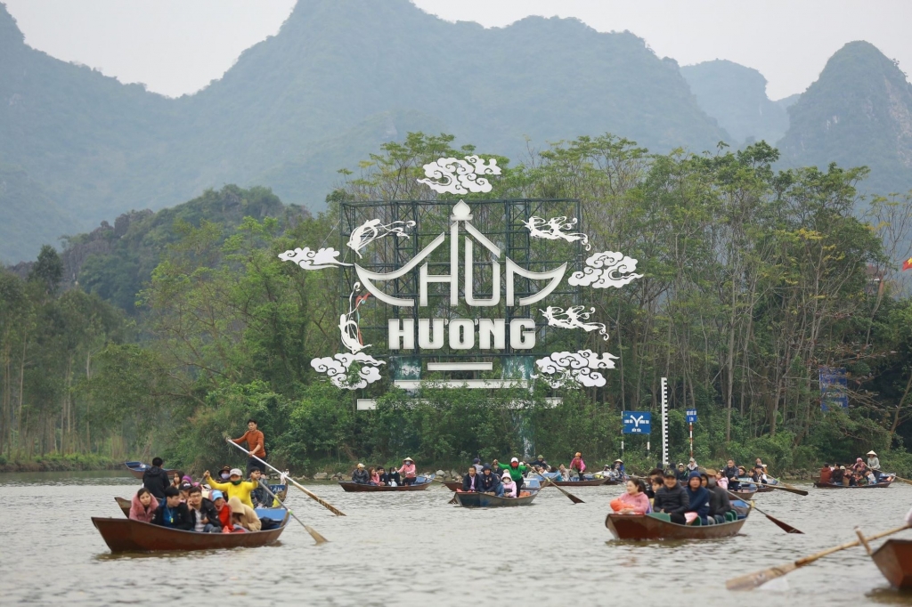 Chùa Hương, huyện Mỹ Đức, Hà Nội. Ảnh: huonganhtourist.vn