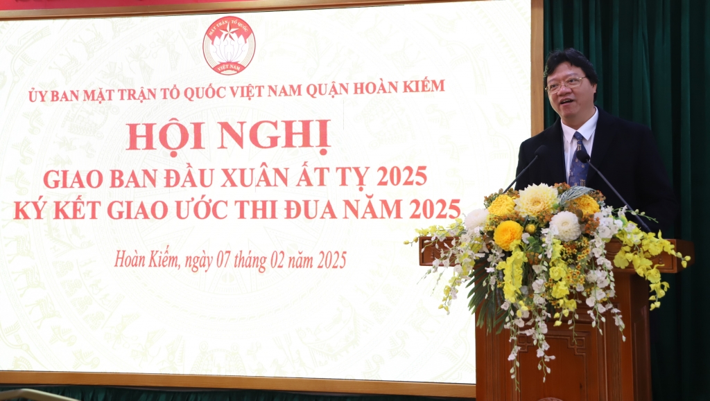 Ủy ban MTTQ Việt Nam quận Hoàn Kiếm ký kết giao ước thi đua năm 2025