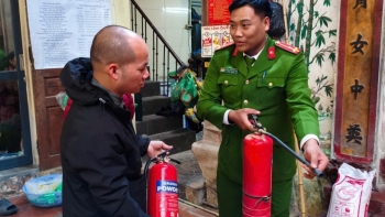 Quận Hoàn Kiếm tổ chức kiểm tra, hướng dẫn an toàn phòng cháy chữa cháy tại các cơ sở văn hóa, tín ngưỡng