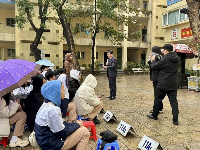 Tuyên truyền pháp luật cho học sinh Trường trung học phổ thông Nguyễn Gia Thiều