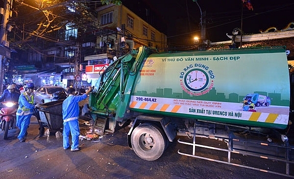 Hà Nội yêu cầu sử dụng phương tiện vệ sinh môi trường xanh, hiện đại, quy trình, phương pháp thu gom rác phù hợp để nâng cao chất lượng vệ sinh môi trường 4 quận nội đô. Ảnh minh họa