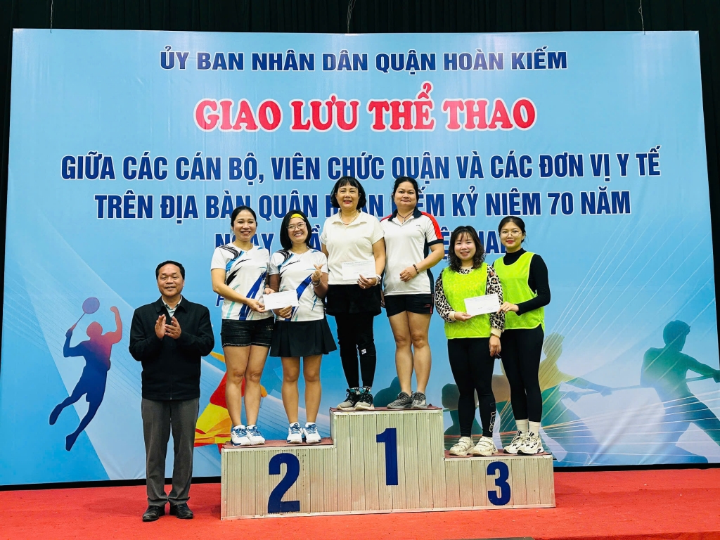 Quận Hoàn Kiếm: giao lưu thể thao nhân dịp Kỷ niệm 70 năm Ngày Thầy thuốc Việt Nam