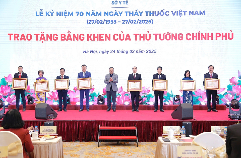 8 tập thể và cá nhân được nhận Bằng khen của Thủ tướng Chính phủ.