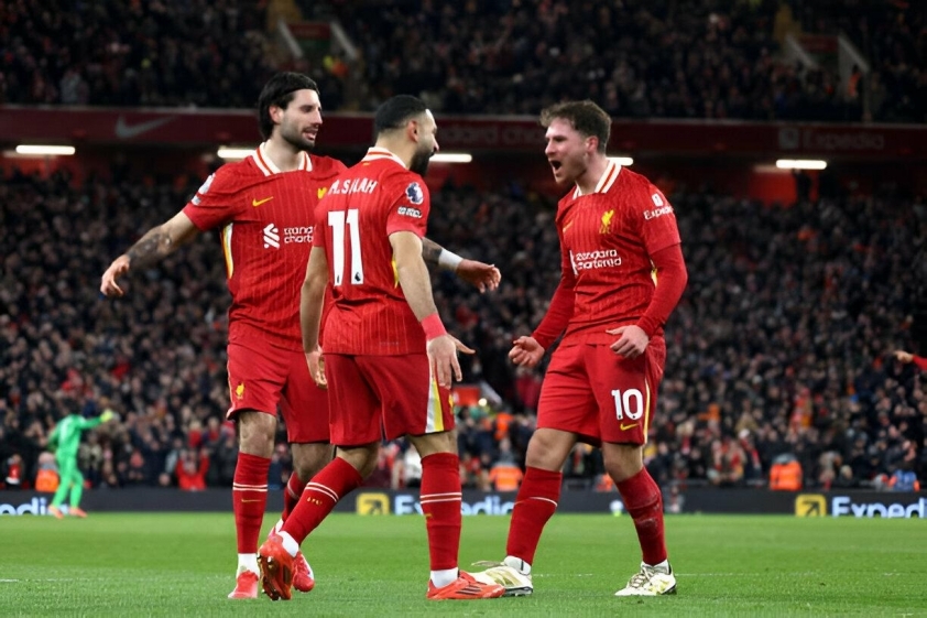 Liverpool chạm tay vào chức vô địch Premier League