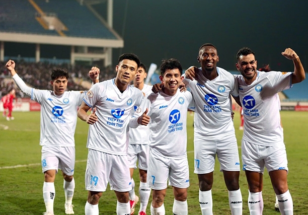 Nam Định thắng thuyết phục Viettel để xây chắc ngôi đầu V-League