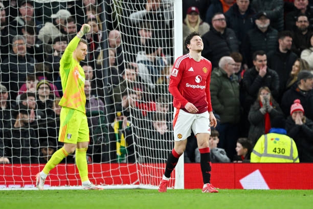 Man Utd bị Fulham loại khỏi FA Cup sau loạt luân lưu thảm họa