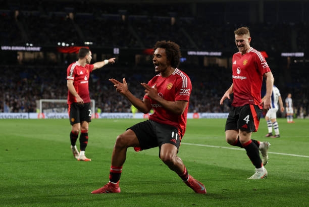 Joshua Zirkzee lập công, Man Utd hòa nhọc nhằn trước Real Sociedad