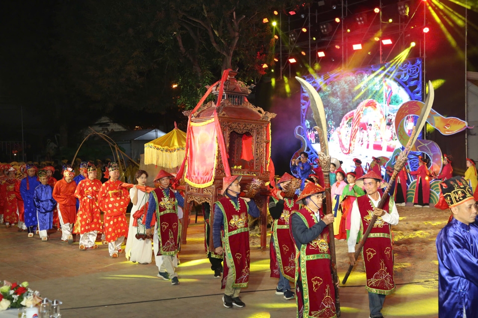 Chương trình nghệ thuật &quot;Linh Lang - Khí thiêng hội tụ - Long Biên tỏa sáng&quot;: Công phu và giàu ý nghĩa