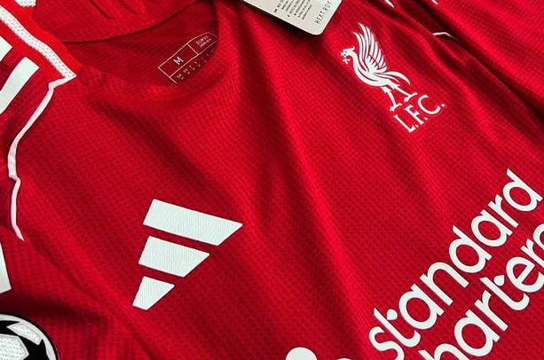 Liverpool ký hợp đồng kỷ lục 300 triệu bảng