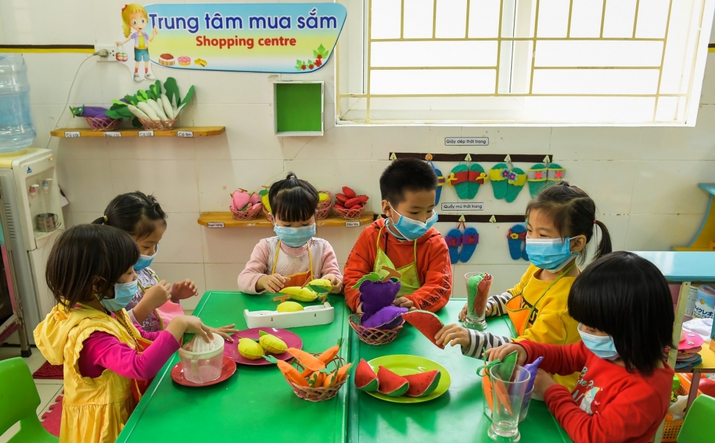 Thời gian trường tư được tuyển sinh là ngay sau khi kết thúc năm học, tức ngày 31/5 - 12/7. Sở yêu cầu các trường tuyệt đối không được tuyển sinh trước thời gian quy định này.