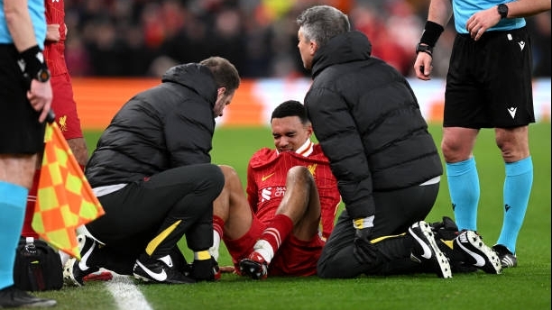 Trent Alexander-Arnold lỡ hẹn với chung kết League Cup