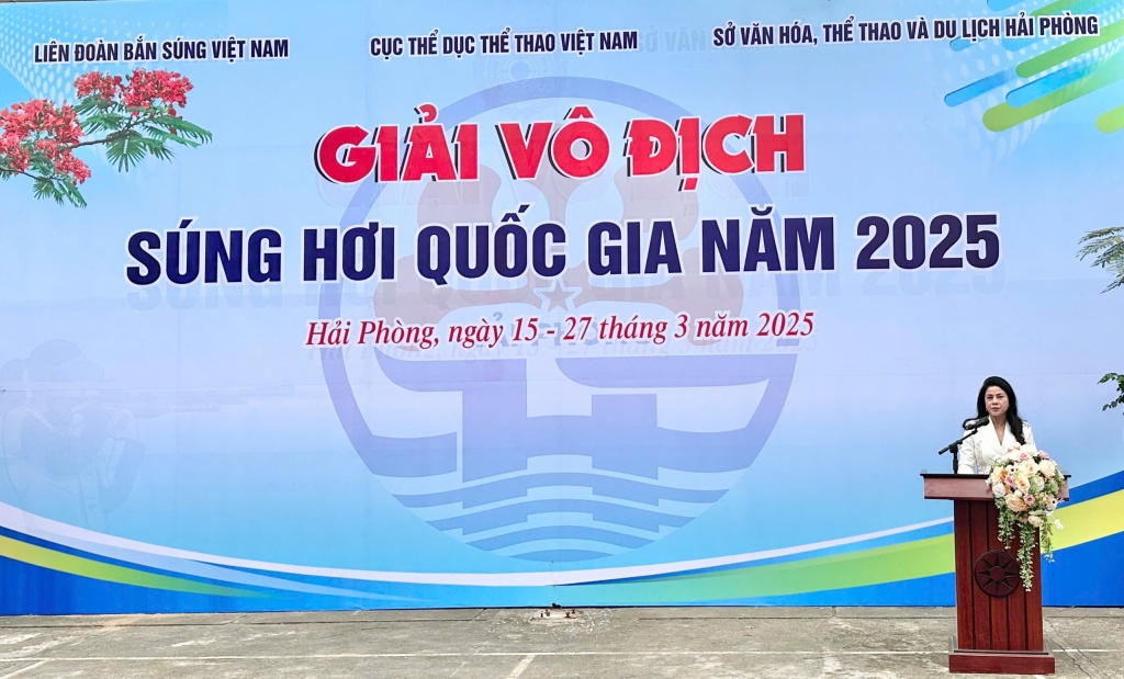 Bà Trần Thị Hoàng Mai Giám đốc Sở Văn Hoá, Thể Thao và Du Lịch Hải Phòng phát biểu buổi lễ