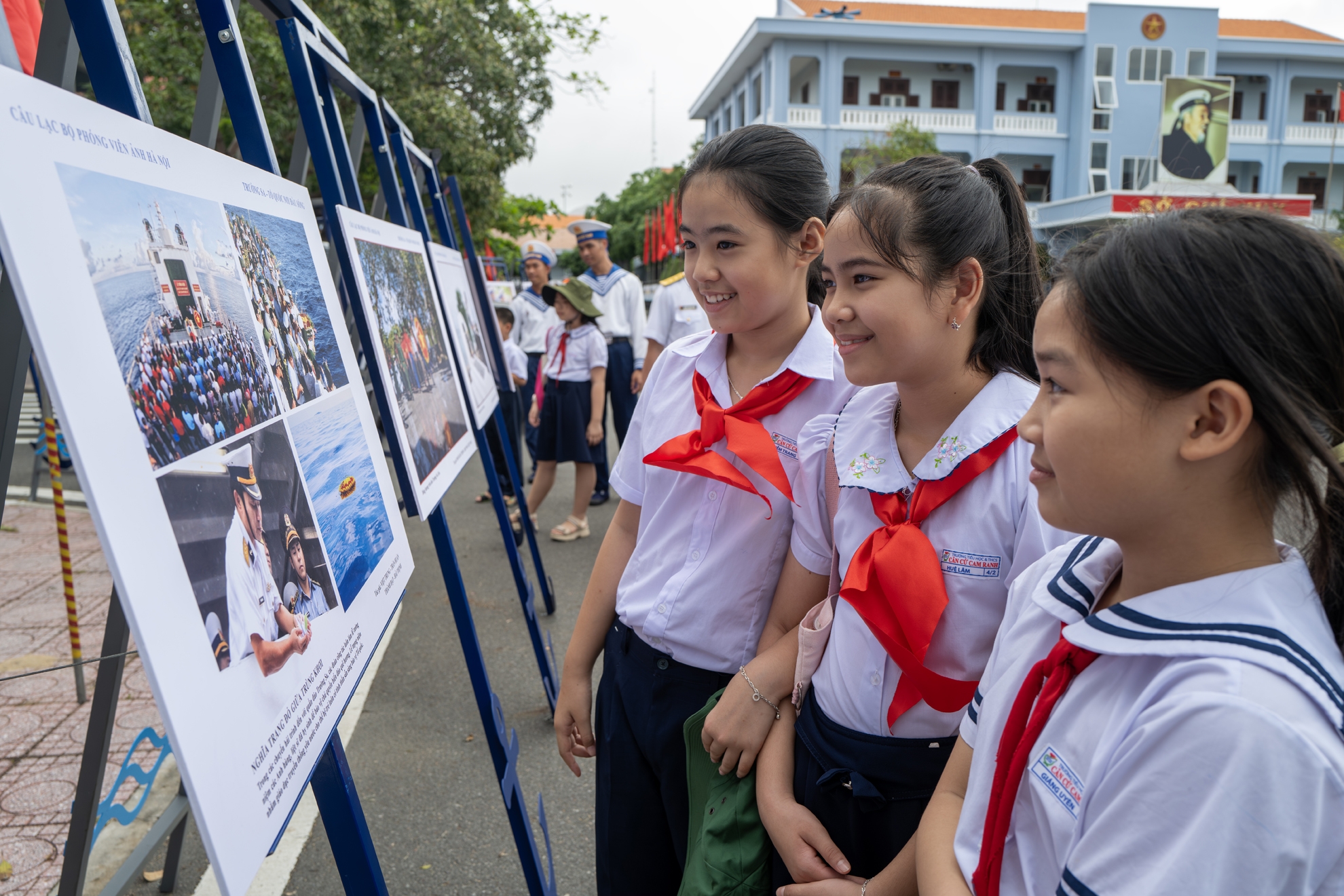 Khắc họa hành trình giữ biển đảo thiêng liêng