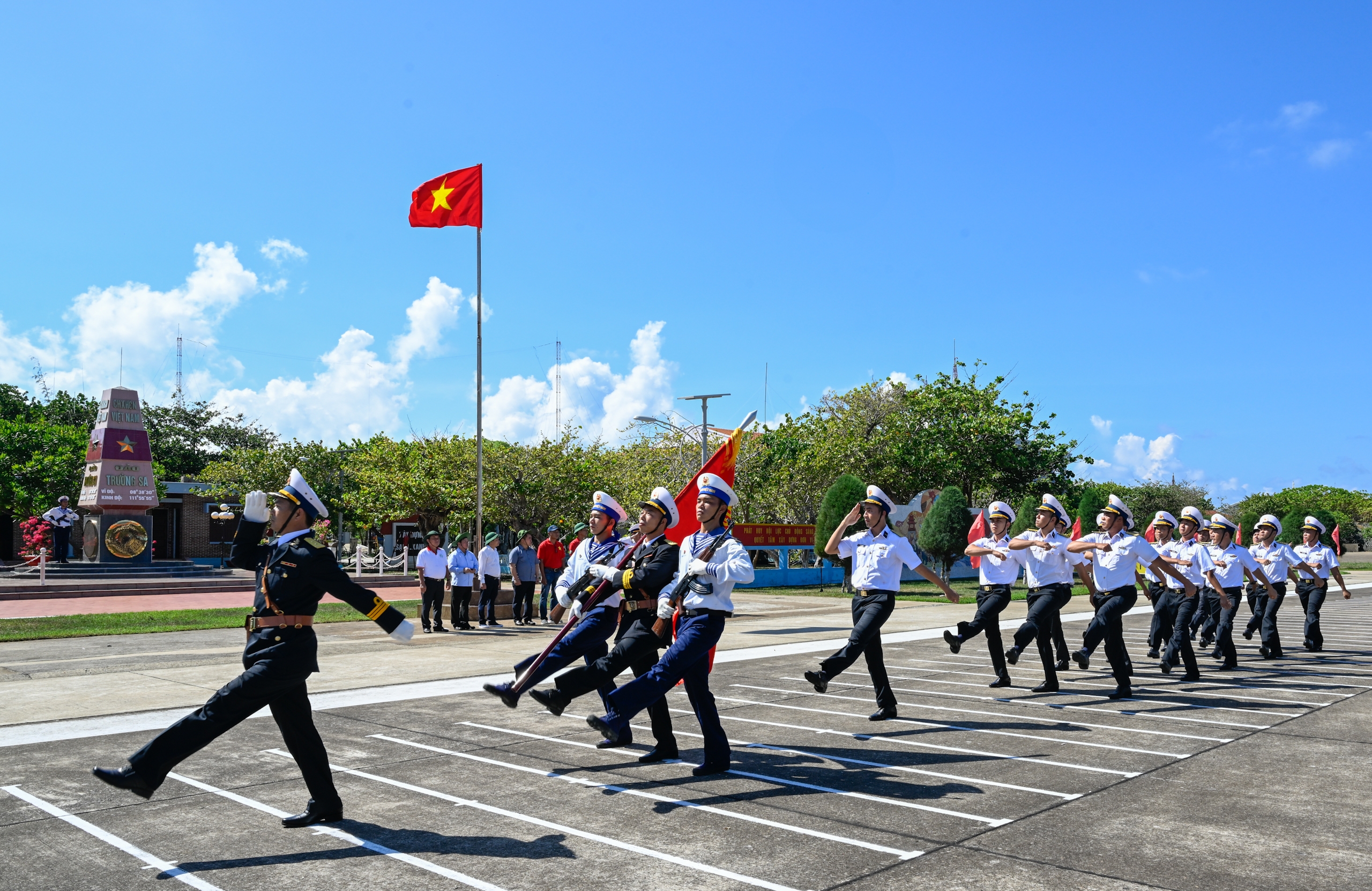 Khắc họa hành trình giữ biển đảo thiêng liêng