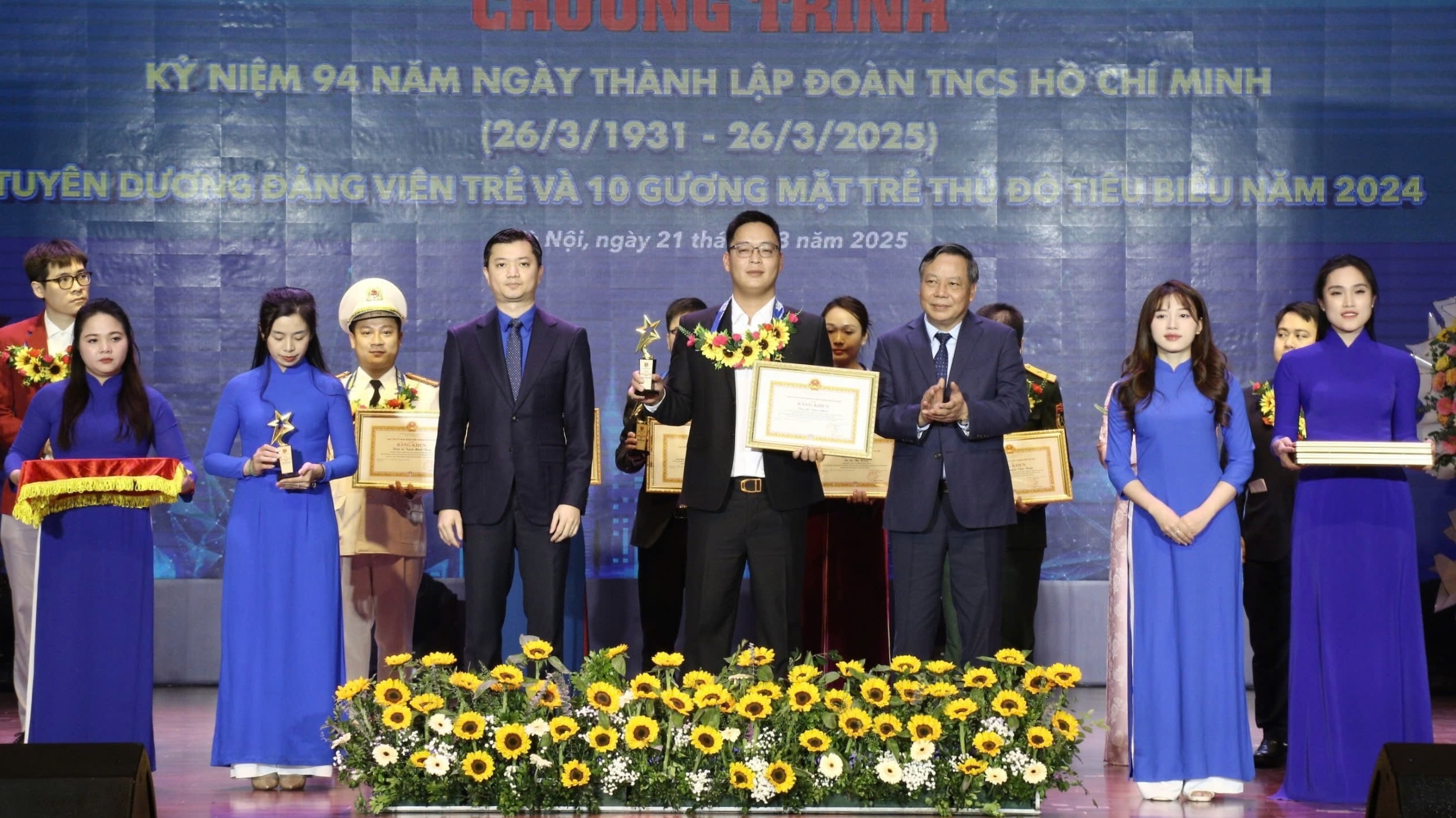 Hà Nội vinh danh 10 Gương mặt trẻ Thủ đô tiêu biểu 2024