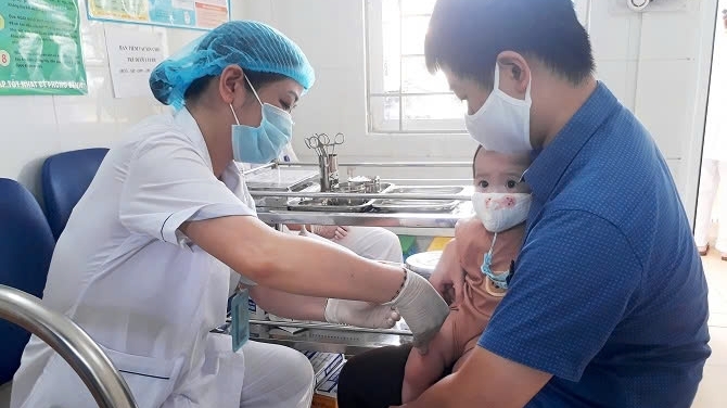 Hà Nội: tăng cường giám sát, kiểm tra, đẩy nhanh tiến độ tiêm vaccine sởi