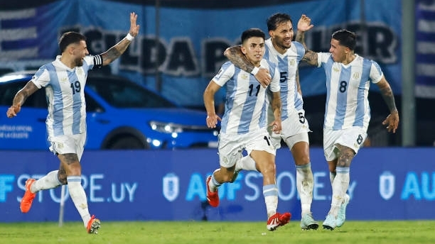 Thiago Almada lập siêu phẩm, Argentina phục hận Uruguay tại vòng loại World Cup 2026