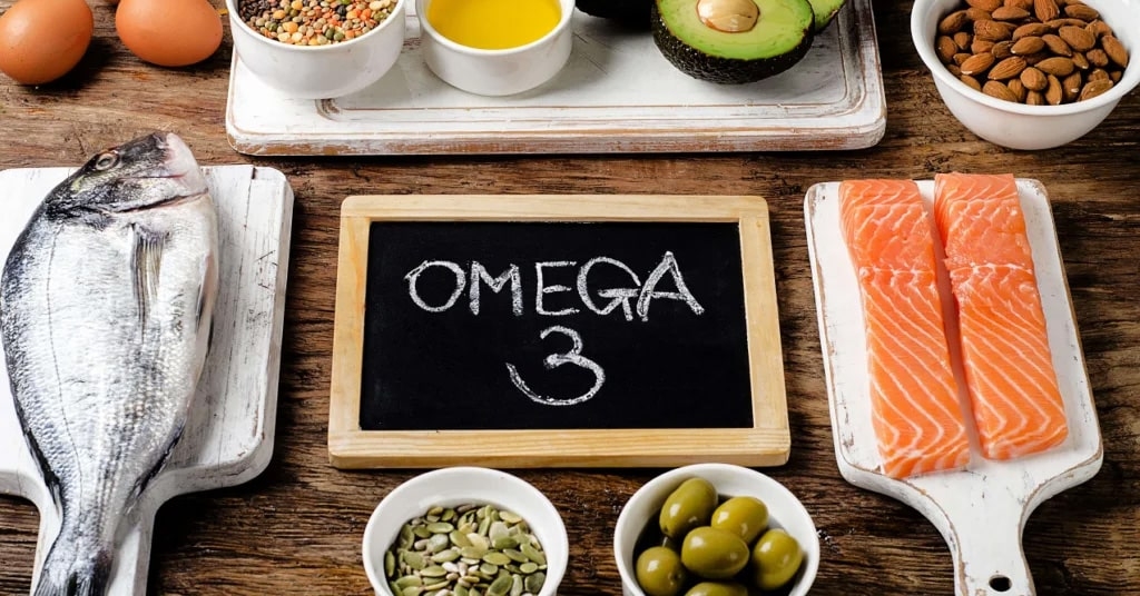 Omega-3 có tác dụng làm giảm viêm trong não và hỗ trợ chức năng não bộ, từ đó giúp cải thiện tâm trạng và giảm nguy cơ trầm cảm. 