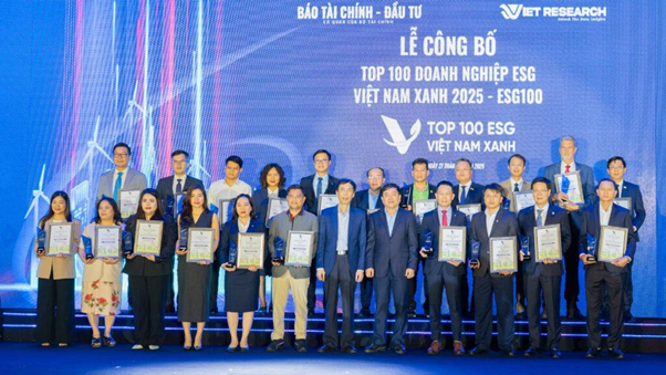 Tập đoàn Tân Á Đại Thành vinh dự được vinh danh trong Top 100 doanh nghiệp ESG Việt Nam Xanh 2025