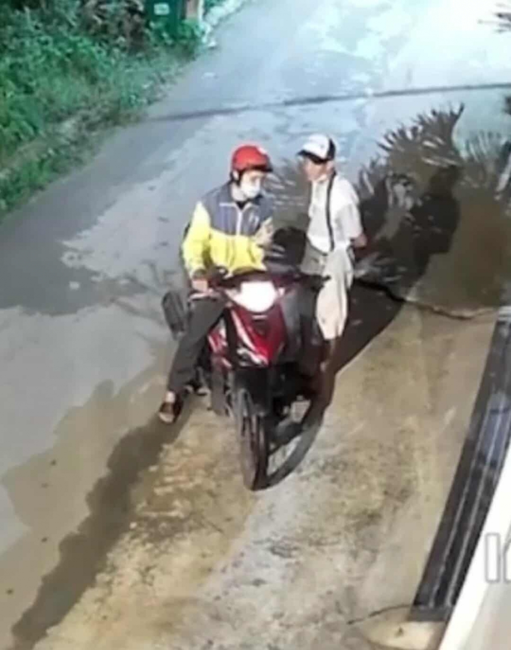 Đã bắt được kẻ cướp giật hơn 100 tờ vé số của người khuyết tật