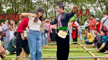 Trải nghiệm tháng 8 tại Làng Văn hóa - Du lịch các dân tộc Việt Nam