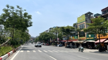 Dự báo thời tiết 1/8: Bắc Bộ, Trung Bộ nắng nóng gay gắt; chiều tối và đêm có mưa