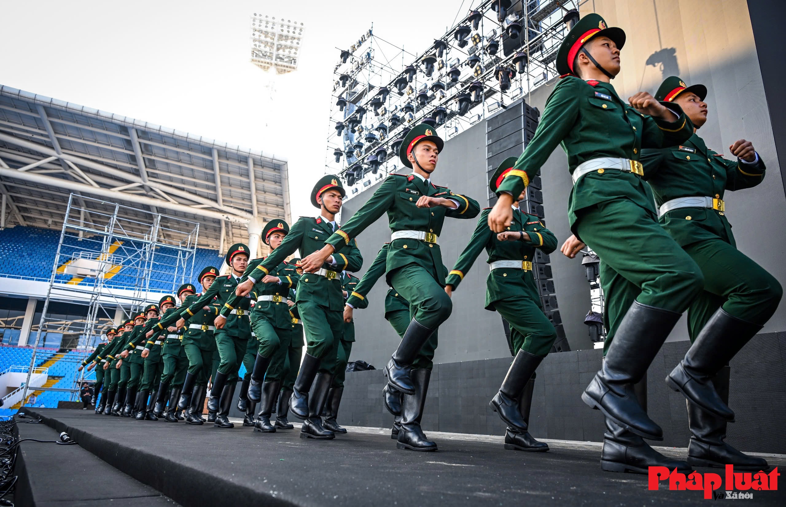 Tái hiện lễ duyệt binh lịch sử trong đêm nhạc “Tổ quốc trong tim”