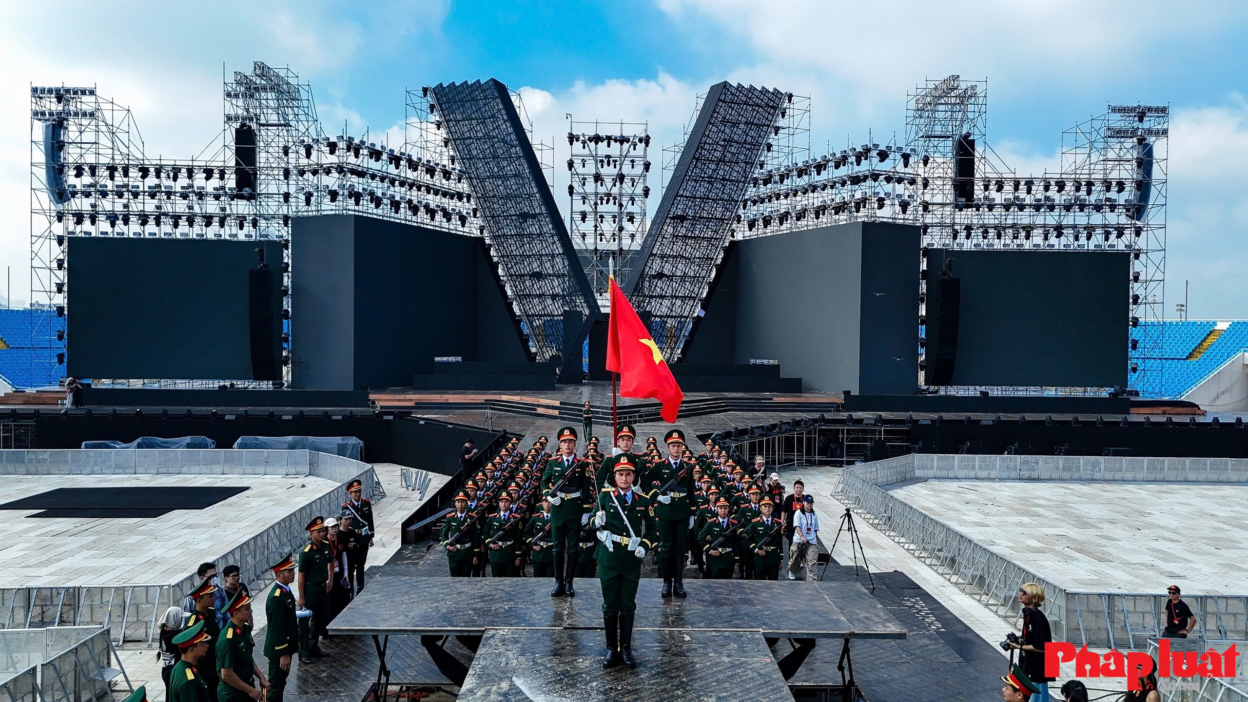 Tái hiện lễ duyệt binh lịch sử trong đêm nhạc “Tổ quốc trong tim”