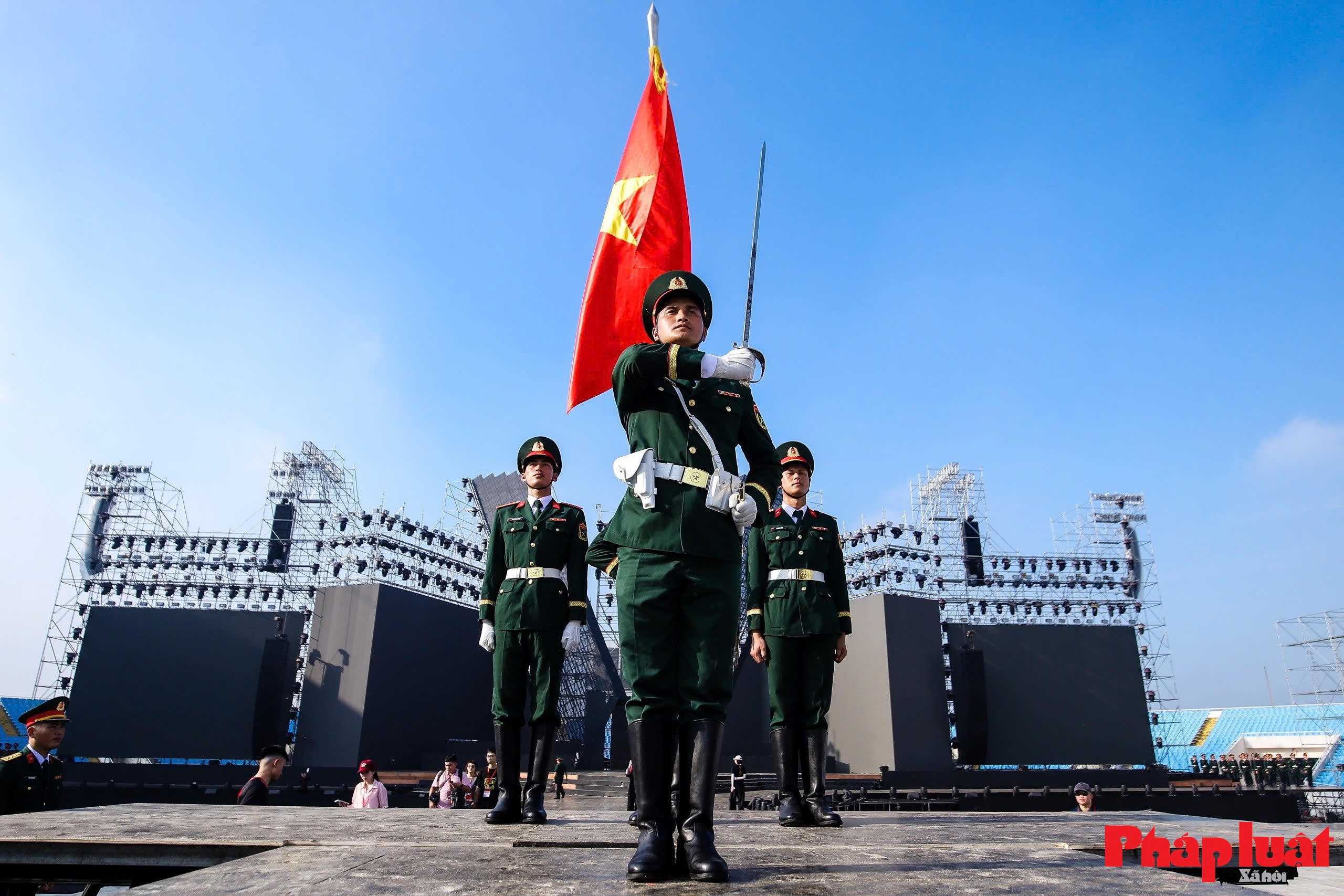 Tái hiện lễ duyệt binh lịch sử trong đêm nhạc “Tổ quốc trong tim”