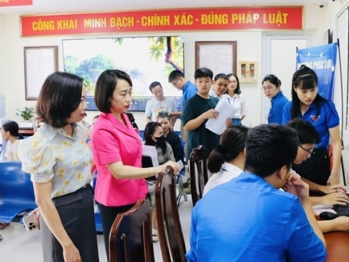 Đẩy mạnh chuyển đổi số góp phần xây dựng Thủ đô thông minh, hiện đại