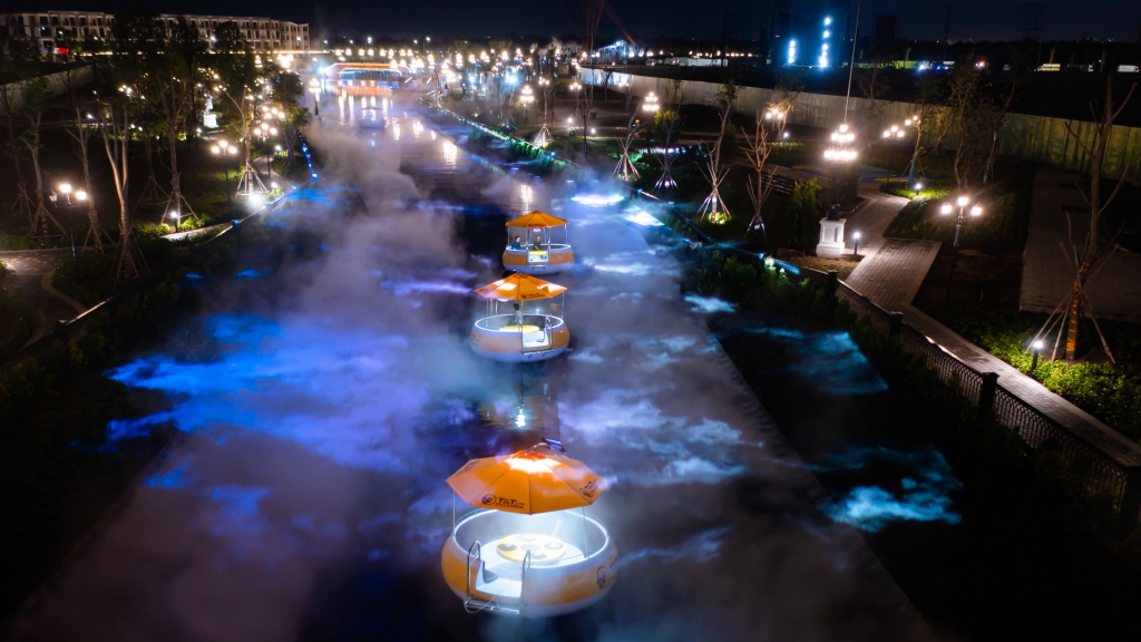 Khung cảnh siêu thực trên Dòng sông Ánh sáng tại đại đô thị T&T City Millennia. Khung cảnh siêu thực trên Dòng sông Ánh sáng tại đại đô thị T&T City Millennia.