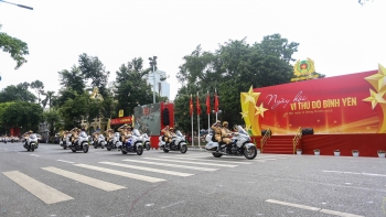Hơn 3.000 cán bộ, chiến sĩ Công an Hà Nội diễu binh, biểu diễn võ thuật trên phố đi bộ