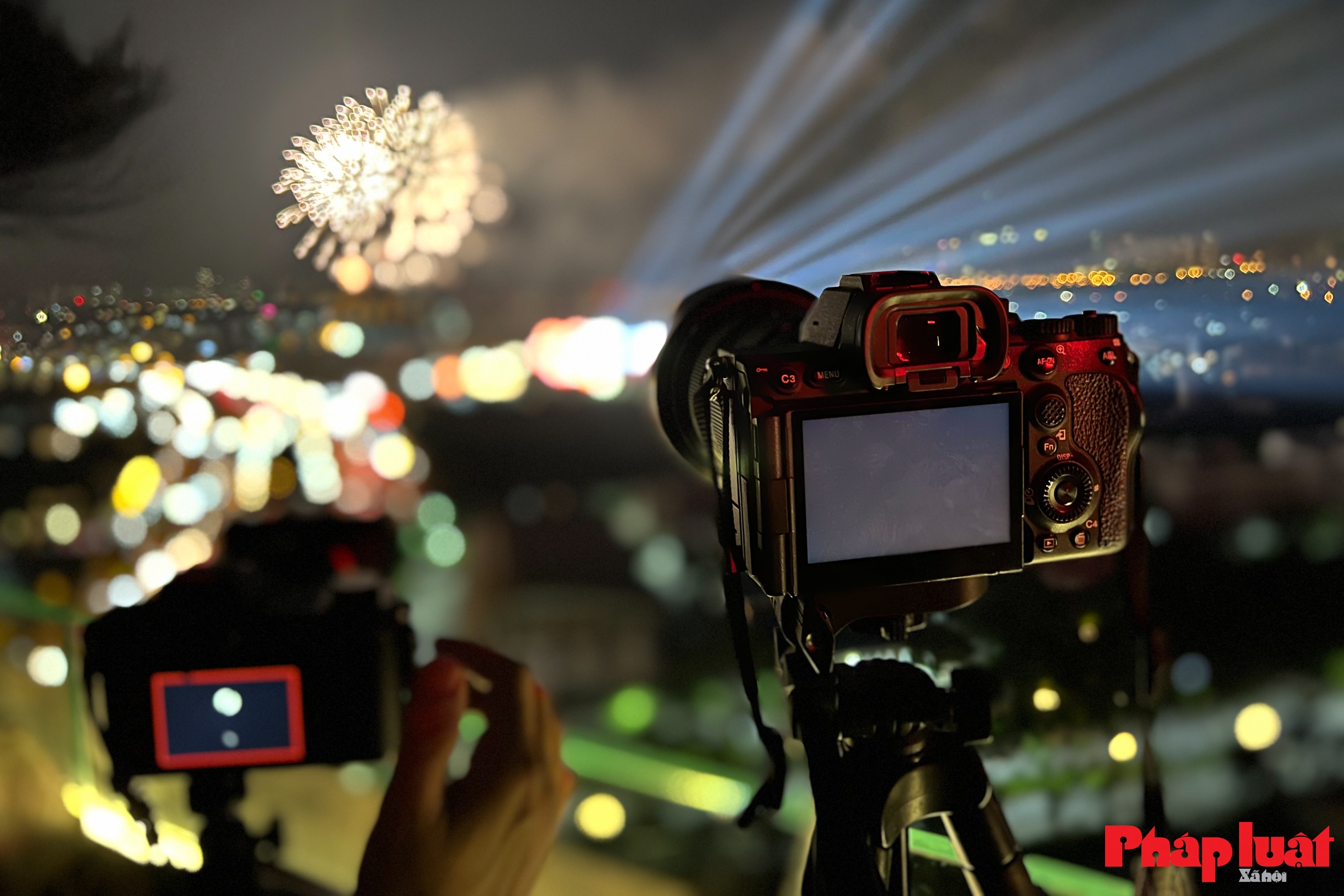 Hà Nội rực rỡ đêm pháo hoa tại chương trình “Tổ quốc trong tim”