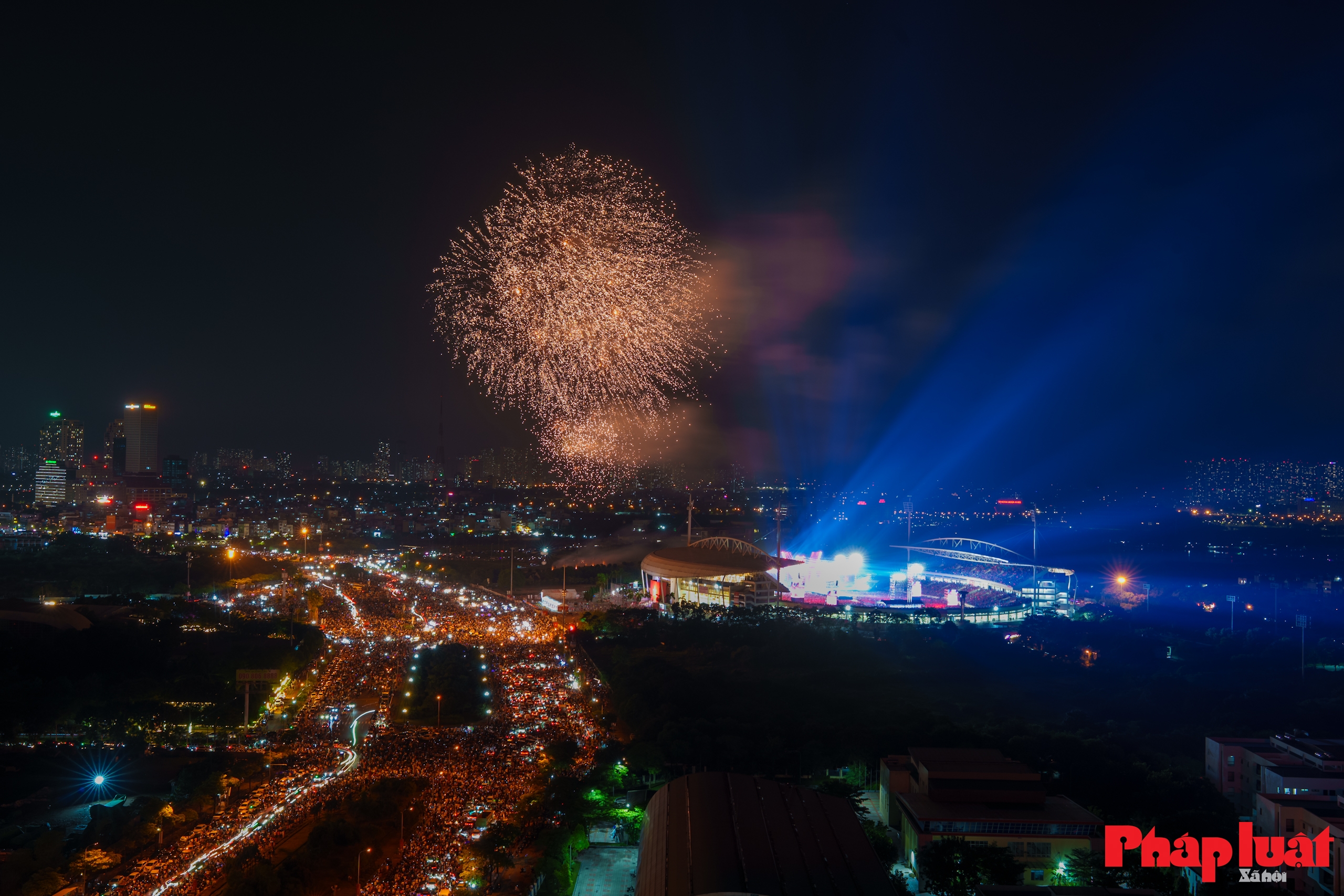 Hà Nội rực rỡ đêm pháo hoa tại chương trình “Tổ quốc trong tim”